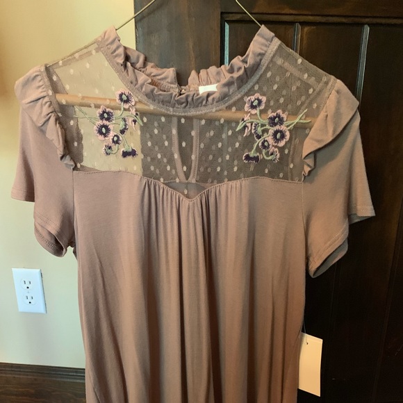 Ivy Rose Tops - Darling juniors top-NWT!